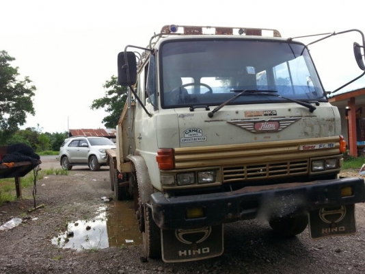 รถฮีโน่ 10 ล้อ ท้ายลาด KT925 /  168 แรงม้า.   สนใจติดต่อ 081 - 6079515