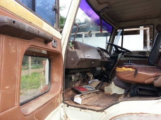 รถฮีโน่ 10 ล้อ ท้ายลาด KT925 /  168 แรงม้า.   สนใจติดต่อ 081 - 6079515