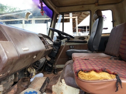 รถฮีโน่ 10 ล้อ ท้ายลาด KT925 /  168 แรงม้า.   สนใจติดต่อ 081 - 6079515