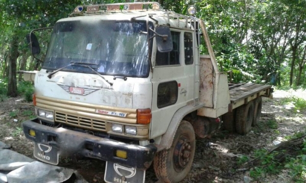 รถฮีโน่ 10 ล้อ ท้ายลาด KT925 /  168 แรงม้า.   สนใจติดต่อ 081 - 6079515