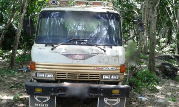 รถฮีโน่ 10 ล้อ ท้ายลาด KT925 /  168 แรงม้า.   สนใจติดต่อ 081 - 6079515