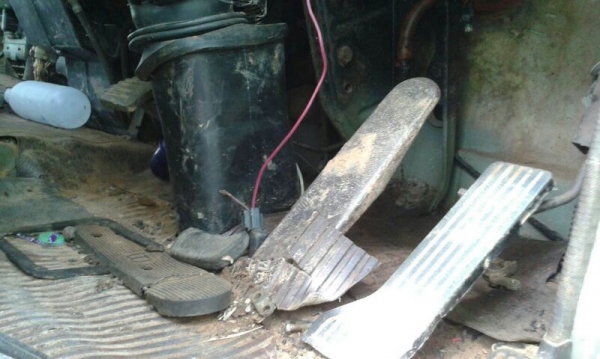 รถฮีโน่ 10 ล้อ ท้ายลาด KT925 /  168 แรงม้า.   สนใจติดต่อ 081 - 6079515