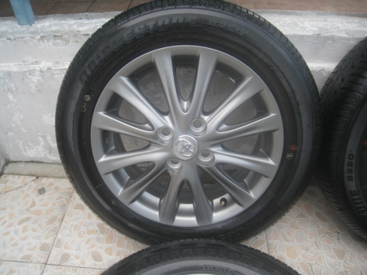 ขายล้อแม็ก Toyota vios 12 ก้าน 15"x5.5" et45 4รู100 พร้อมยางถอดรถป้ายแดง bridgestone b250 175/65r15 ยางผลิตสัปดาห์ที่46 ปี13 ตุ่มที่หน้ายางมีทุกเส้นครับ ขายทั้งชุด 11,900 บาทครับ สนใจติดต่อเล็กคลองสามครับ 081-3747940