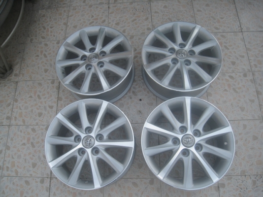 ขายล้อแม็ก toyota camry 16"x6.5" et45 5h114.3 สีเงินหน้าเงา