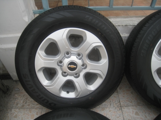 ขายล้อแม็กป้ายแดง Chev colorado 16"x6.5" et41 6รู139.7 พร้อมยาง Bridgestone Duravis r611 215/70r16 ยางผลิตสัปดาห์ที่ 6,2เส้น 7,2เส้น ปี14 ตุ่มและสีที่หน้ายางมีทุกเส้นครับ ขายทั้งชุด 16,900 บาทครับ tfr, dmax, frontier, big-m ใส่ได้เลยครับ สนใจติด