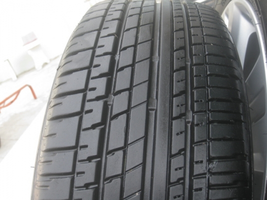 ขายล้อแม็ก jazz 16"x6" et53 4h100 ยาง bridgestone turanza er370 185/55r16 ยางผลิตสัปดาห์ที 13-1เส้น, 20-3เส้น ปี 13 ตุ่มหน้ายางเห็นลางๆ 2 เส้นครับ ขายทั้งชุด 11,900 บาทครับ สนใจติดต่อเล็กคลองสามครับ (081-3747940)