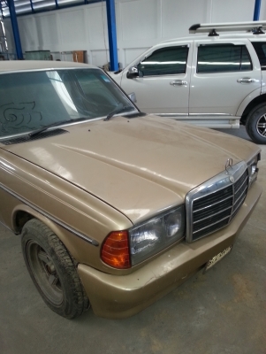 ขายรถ 3 คัน เบ๊นซ์, ฟอร์ด,นิสสัน นาวาร่า ไม่มีทะเบียน 2 คันฟอร์ดมีทะเบียนเพลาลอย