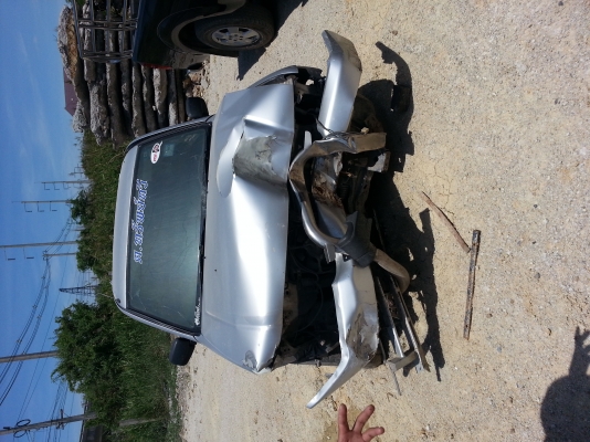 ขายรถ 3 คัน เบ๊นซ์, ฟอร์ด,นิสสัน นาวาร่า ไม่มีทะเบียน 2 คันฟอร์ดมีทะเบียนเพลาลอย