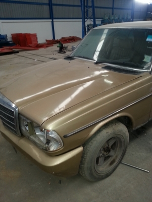 ขายรถ 3 คัน เบ๊นซ์, ฟอร์ด,นิสสัน นาวาร่า ไม่มีทะเบียน 2 คันฟอร์ดมีทะเบียนเพลาลอย