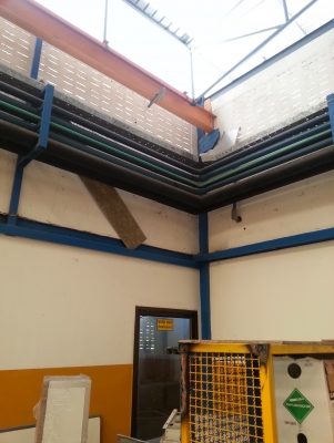 ขายรถ 3 คัน เบ๊นซ์, ฟอร์ด,นิสสัน นาวาร่า ไม่มีทะเบียน 2 คันฟอร์ดมีทะเบียนเพลาลอย