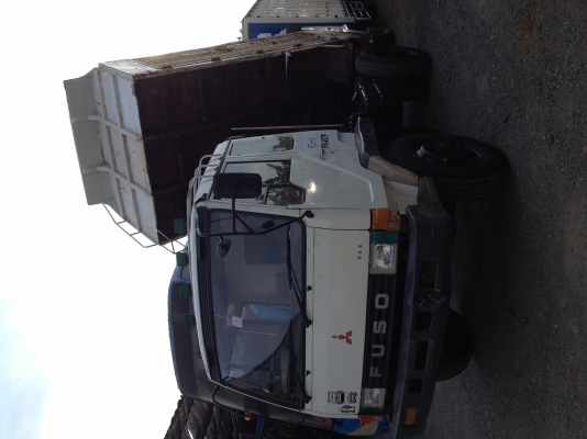 ขายรถบรรทุก มิตซูบิชิ 6 ล้อ ดั๊ม เครื่อง 220 ม้า เทอร์โบ สภาพสวยมาก สนใจติดต่อ 080-4477814 พีรพงษ์