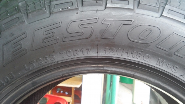 ยาง Deestone Mud clawer 265/70r17