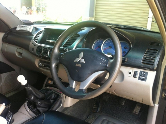 ขายไทรทัน สี่คูณสี่ สวยๆ ขายไทรทัน สี่คูณสี่ สวยๆ