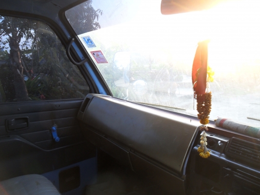 ขายด่วน รถบรรทุก6ล้อติดเครน ISUZU NPR115แรง เครื่อง4be1 คัสซียาว5เมตร กระบะพื้นเหล็กยาว 4.50 เมตร ติดเครนTADANO SUPER Z 2.5ตัน 3ปลอก2ชัก รุ่นใหม่ ท้องV 3ปลอก2ชัก ยางล้อหน้าเรเดียน พี่งเปลี่ยนใหม่  มีแอร์ มีฟิล์ม