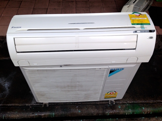 **** ขายแอร์ DAIKIN 9000 BTU สภาพสวย ****