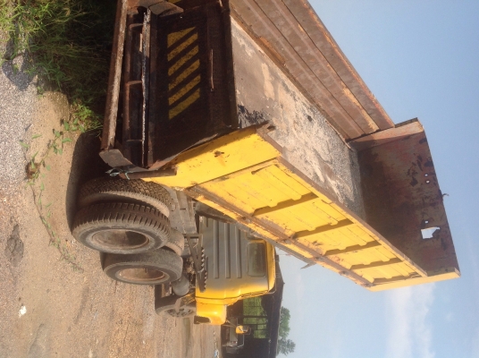 ขายรถดั้ม10ล้อเพลาเดียวพวงมาลัย power. เครื่องดีพร้อมใช้ครับ รถราชการเอกสารสัญญาซื้อขายครับ