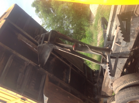 ขายรถดั้ม10ล้อเพลาเดียวพวงมาลัย power. เครื่องดีพร้อมใช้ครับ รถราชการเอกสารสัญญาซื้อขายครับ