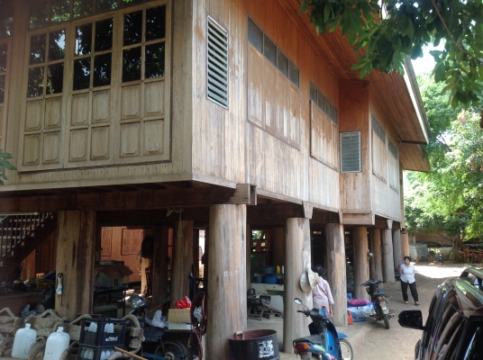 ขายบ้านไม้สักทอง...........( ไม้สักทั้งหลังไม่มีไม้อื่นผสม ) ขายบ้านไม้สักทอง...........( ไม้สักทั้งหลังไม่มีไม้อื่นผสม )