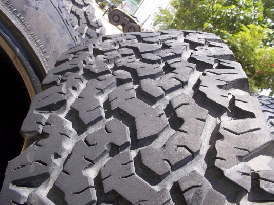 ขาย  31x10.5x15  BF ALL ปี08 ดอกสวยไม่บั้ง 4เส้น