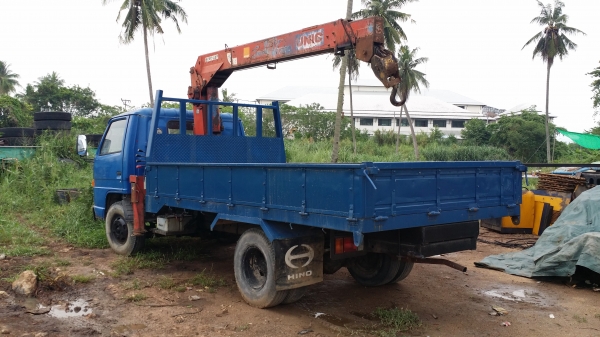 ขายด่วน รถ6ล้อติดเครน 3ตัน (ด่วน)