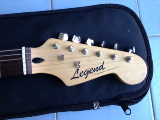 กีต้าไฟฟ้าของมาจากญี่ปุ่นสภาพใหม่มากตัวละ