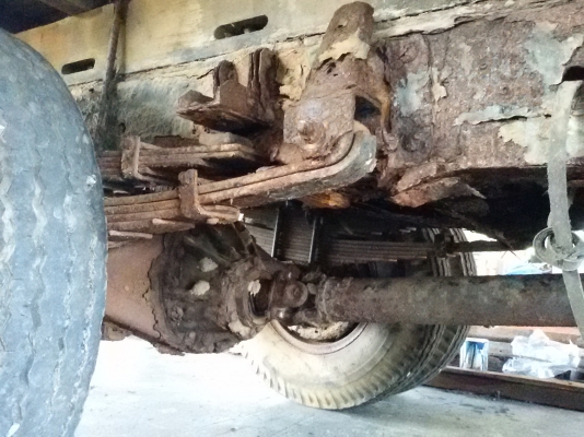 ขายรถ ISUZU NPR ปี 37 เครื่อง 4BD1 115CC.