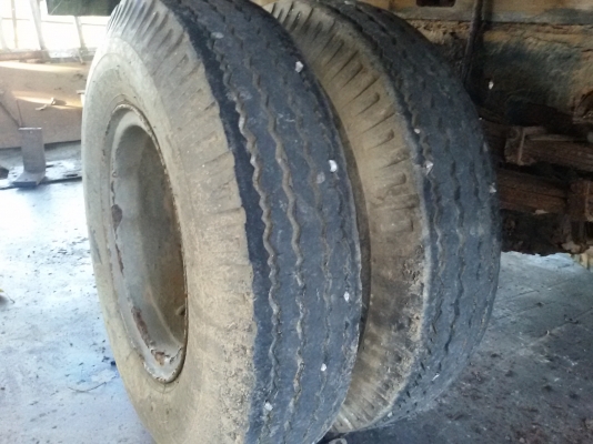 ขายรถ ISUZU NPR ปี 37 เครื่อง 4BD1 115CC.