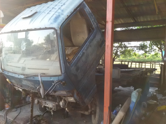 ขายรถ ISUZU NPR ปี 37 เครื่อง 4BD1 115CC.