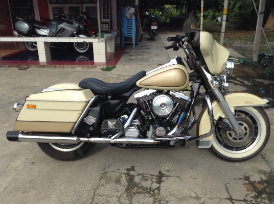 ธารนนทบุรี//ขาย hd electra glide1340 ปี90 สวยๆเดิมๆ ระบบไฟใช้ได้ทุกจุด เครื่องสมบูรณ์เดินเบานิ่งๆ ราคา320,000 บาท อินวอยท์แท้