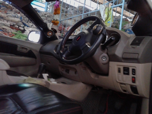 ขายวีโก้4ประตูแต่ง เบรคฮับสกายลาย เครื่อง1uz fe แก๊สหัวฉีด8สูบอย่างดี