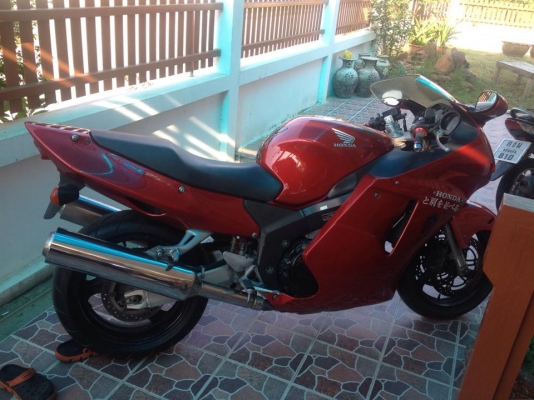 มาอีกคันคับ HONDA CBR1100 BLACKBIRD ปี 1998 อินวอยส์ สรรพสามิตรคับ ราคา 115,000 บาท สนใจติดต่อ 081-0578282คับ ส่งได้ทั่วไทยคับ POP BIGBIKE SAKONNAKHON