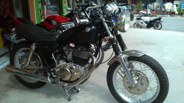 ลดสุดๆคับ SR 400 อินวอยส์ สรรพสามิตร ชุบใหม่ทั้งคันคับ สวยๆเลยคับ ราคา 62000บาท สนใจติดต่อ 081-0578282คับ ส่งได้ทั่วไทยคับ POP BIGBIKE SAKONNAKHON