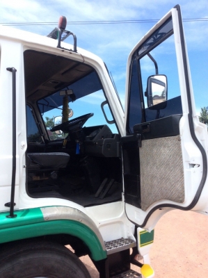 ขาย10ล้อ NISSAN UD (CDA12M)ปี39 เพลาเดียว(ท้ายลาด) เครื่อง180แรง เบรคจิ๊ฟฟี่ พวงมาลัยพาว์เวอร์ กะบะต่อใหม่ เหล็กใหญ่ ขึ้นแม็คโคร200-320ได้ เครื่องดี ล้อแม็ก ยางเรเดียน ครัทซีสวยมาก รถสวยพร้อมใช้งาน ขาย690,000 บาท