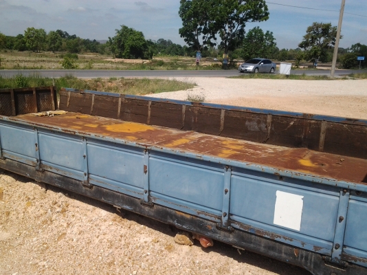 กระบะ 6 ล้อ