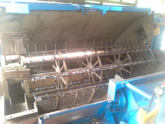 รับซ่อม แก้ปัญหารถเกี่ยวข้าวเหล็ก แก้เป็นระบบ ติดปาก ติดตู้ ติดตูด อยากขายขายไม่ได้ เก็บงาน ทำสีเพื่อขาย ช่วยได้ครับ