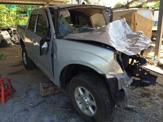 ขายด่วน ISUZU D-MAX 4 DOR ปี 2010 SUPER PATTINUM ขายด่วน ISUZU D-MAX 4 DOR ปี 2010 SUPER PATTINUM