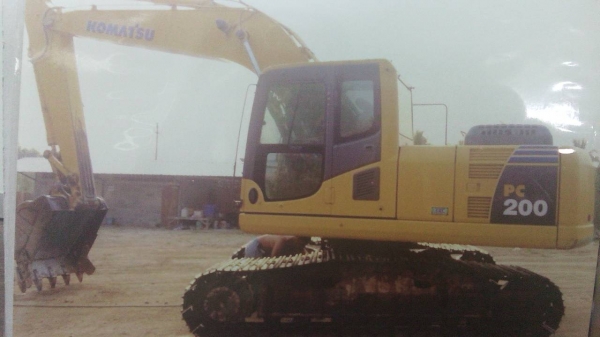 รถขุด KOMATSU PC200-8 เลขไมล์ 6,000 ชั่วโมง รถสวยเนี๊ยบ  ปล.