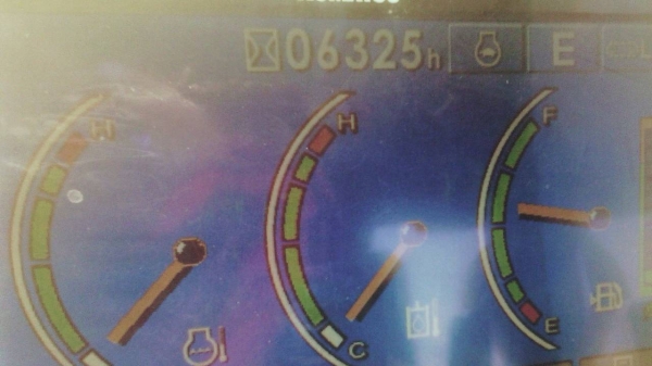 รถขุด KOMATSU PC200-8 เลขไมล์ 6,000 ชั่วโมง รถสวยเนี๊ยบ  ปล.