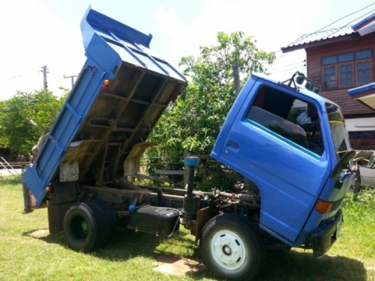 ขายISUZU NKR100 แรง ดั้ม3คิวเครื่องดี แคชซีสวย เฟืองท้ายใหญ่6น็อต ภายในสวย เอกสารพร้อมโอน