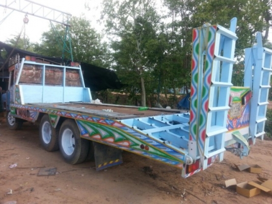 ขายเทรลเลอร์หัวยาว168แรง เครื่องดี แคชซีสวย สีสันสวยงาม มีบันไดไฮดรอลิกขึ้นรถเกี่ยว สภาพพร้อมใช้งาน เอกสารพร้อมโอน