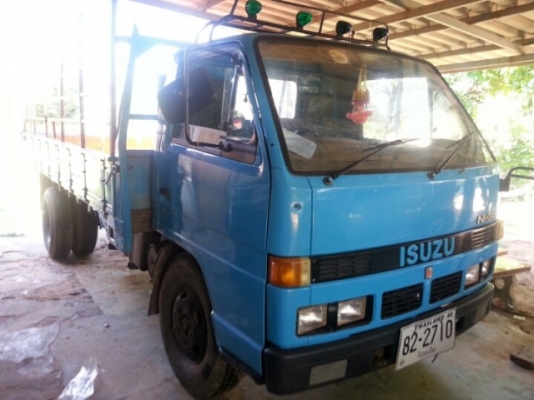ขายISUZU NKR110แรง เครื่องดี แคชซีสวย เฟืองท้ายใหญ่ เอกสารพร้อมโอน