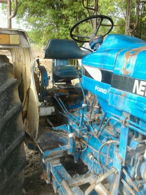 ขายรถไถฟอร์ด  6600  T5  รถสวยสภาพเดิม  หางสามบวกหางเจ็ด  เล่มทะเบียนพร้อมโอน  ขายด่วน  085-2073521