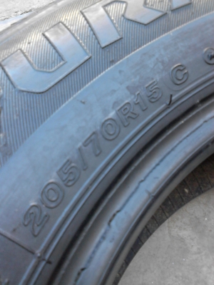 205/70R15 BRIDGASTONE DURAVIS R611  มีชุด 4 เส้น TEL.081-427-3941