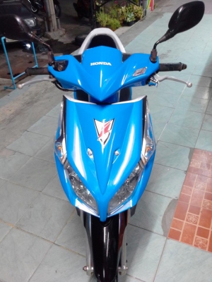 รถสวยขับขี่ดีราคาไม่แพง Honda Click &ndash; i เป็นระบบหัวฉีด PGM &ndash; FI ช่วยให้ประหยัดน้ำมันได้ดี