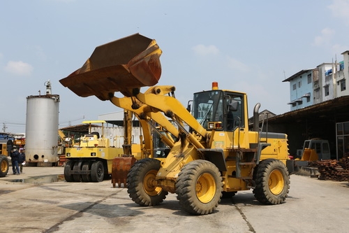 รถตักล้อยาง Komatsu WA250-3E ขนาด 2.5 คิว รถนอกแท้จากญี่ปุ่น 091 695-6445