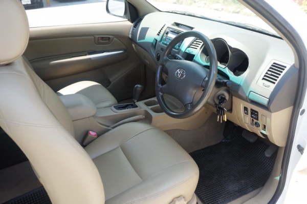 TOYOTA VIGO SMART CAB ปี 2010 ตัว TOP สุด ติด NGV หัวฉีด CAB เปิดได้ รถสวย เกียร์ AUTO เครื่องเดิมๆวิ่งดี ประหยัดสุดๆ ช่วงล่างแน่น ARIBAG คู่ หน้า เบรค ABS เบาะหนัง ล้อ MAX ภายในสภาพสวย สีสวย รถพร้อมใช้งาน จัดไฟแนนได้ TOYOTA VIGO SMART CAB ปี 2010 ตัว TOP สุด ติด NGV หัวฉีด CAB เปิดได้ รถสวย เกียร์ AUTO เครื่องเดิมๆวิ่งดี ประหยัดสุดๆ ช่วงล่างแน่น ARIBAG คู่ หน้า เบรค ABS เบาะหนัง ล้อ MAX ภายในสภาพสวย สีสวย รถพร้อมใช้งาน จัดไฟแนนได้