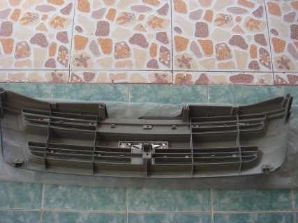 ขายครับ กระจังหน้า D - Max ปี 2004 ขายครับ กระจังหน้า D - Max ปี 2004