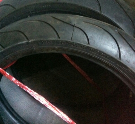 ขายยางมิชลิน 120/70/17 -190/55/17 ปี 2008  สภาพ 95 เปอร์เซ็นต์
