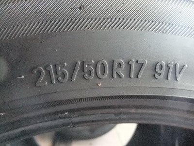 ยาง TOYO 215/50/17 ปี11