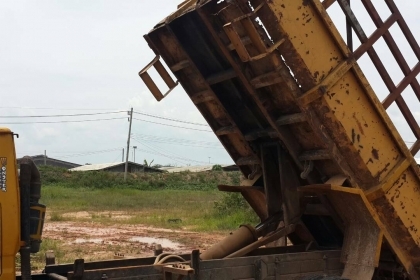 6ล้อดัมพ์ TOYOTA 115แรงม้า BU87 รถพร้อมใช้ เครื่องดี เอกสารเล่มทะเบียน 087-2976734